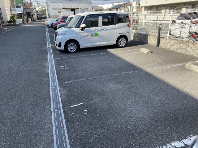 【セゾン湊の駐車場】