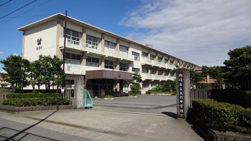 【岡崎市北本郷町のアパートの中学校】