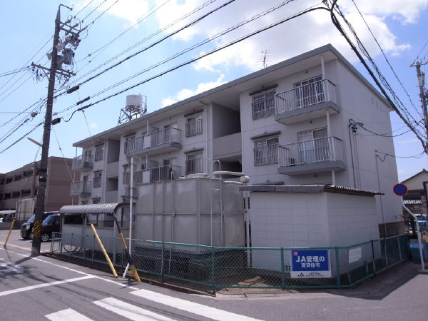 坪田ハイツの建物外観