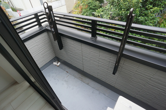 バルコニー　バルコニー付！お天気のいい日は洗濯物も気持ちよく干せますね！