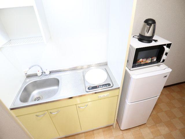 キッチン　コンパクトなキッチンで掃除もラクラク