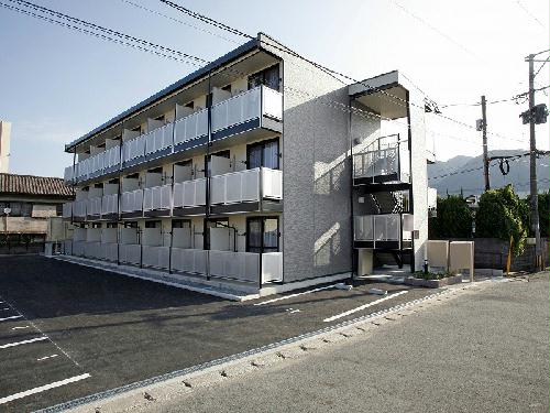 【レオパレス城野の建物外観】