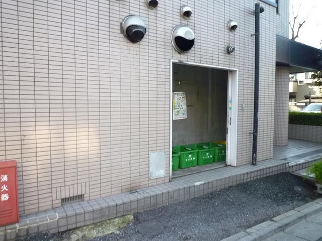 【朝霞市膝折町のマンションのその他】