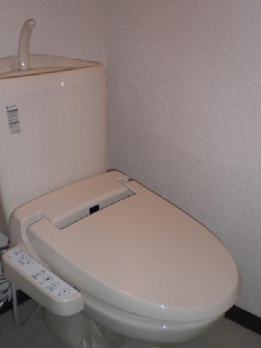 トイレ　温水便座付き