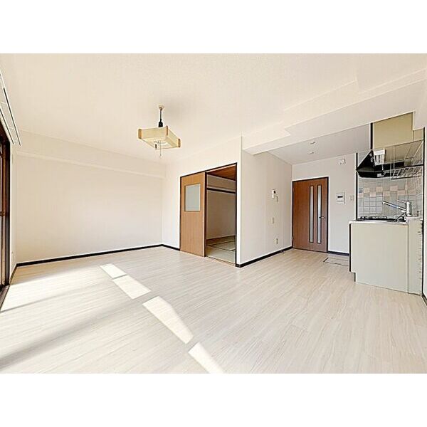 居室・リビング　【コンビニエンスストア】ローソン 瑞穂明前町店まで661m