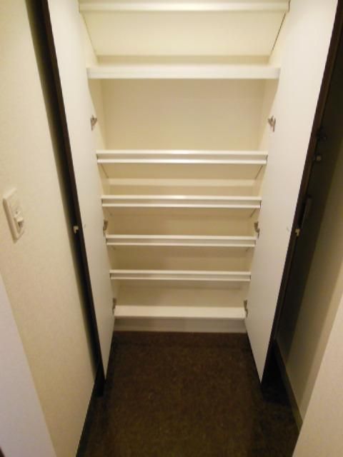 収納　♪シューズＢＯＸ付きです♪