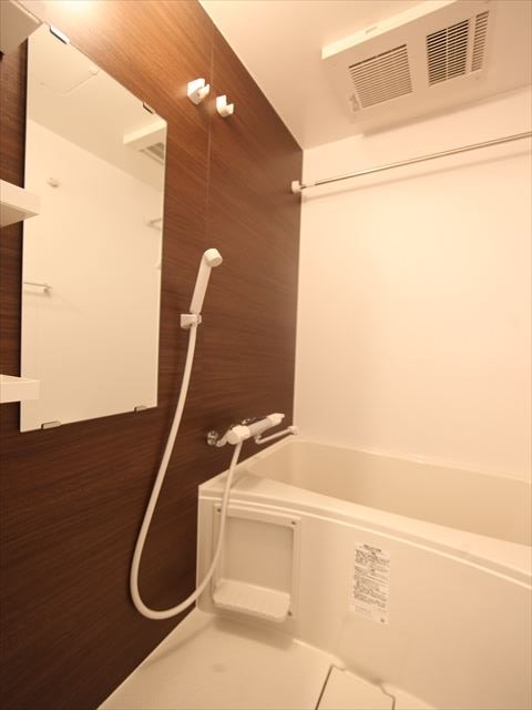 バス・シャワールーム　浴室暖房乾燥機能付バス