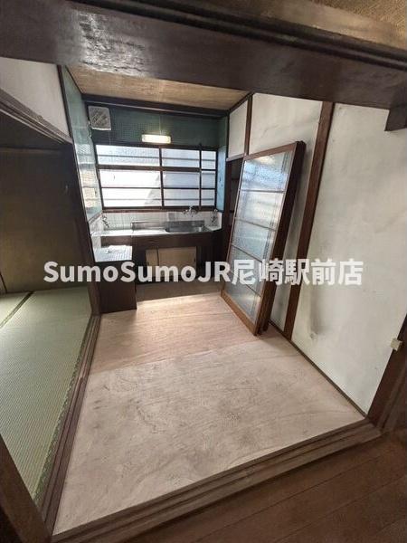 キッチン　コンパクトなキッチンで掃除もラクラク