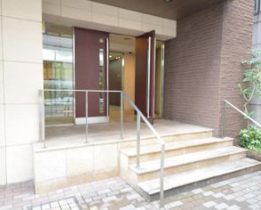 エントランス　清潔なエントランスです