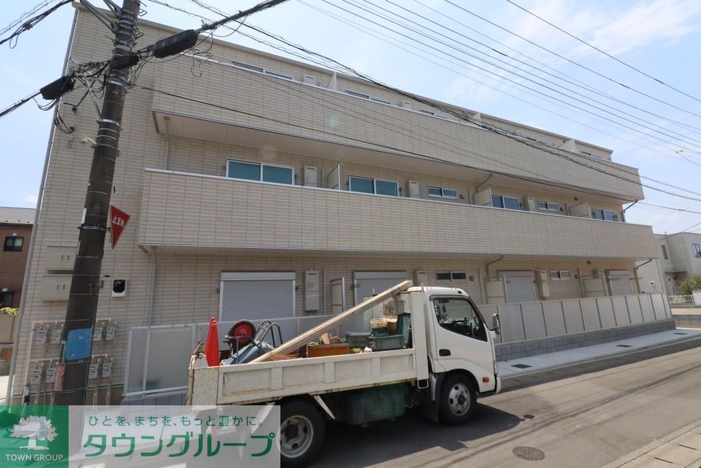 建物外観　駐車場