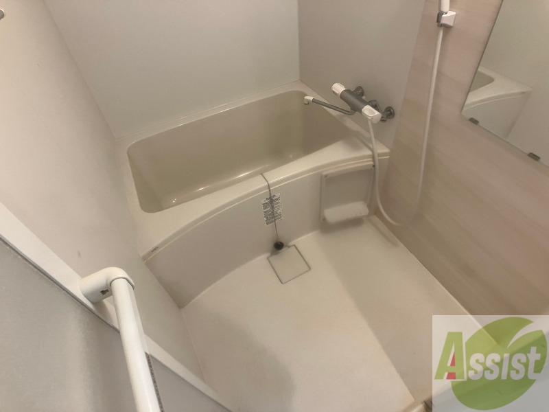 バス・シャワールーム　お風呂になります。一日の疲れを癒してくださいね。