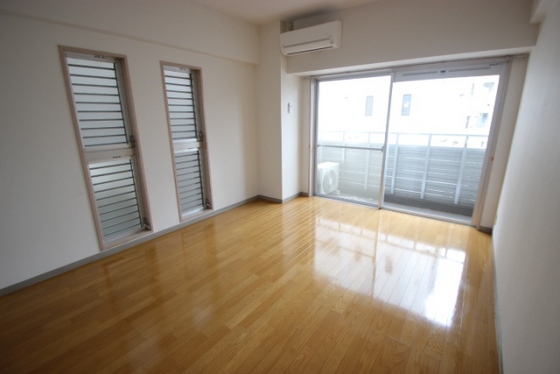 居室・リビング　※別部屋の写真です