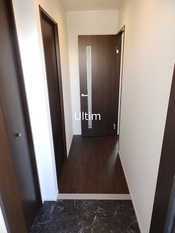 玄関　※別棟のお部屋の写真です