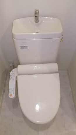 トイレ　同物件、別号室の写真です。