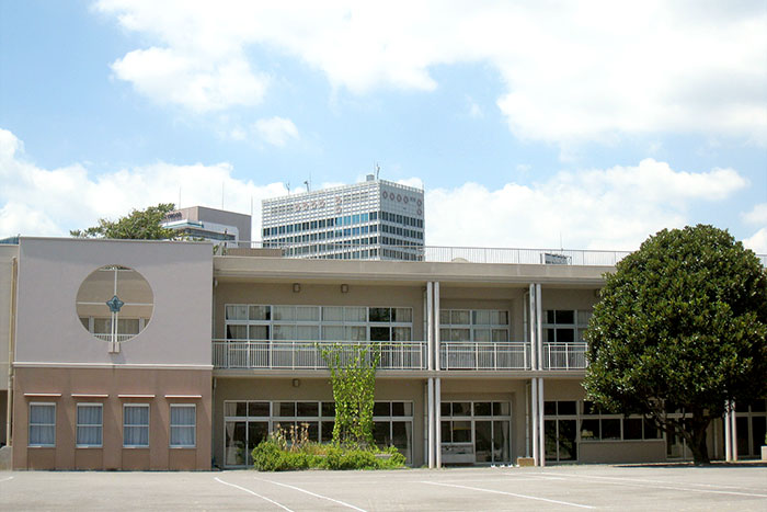 小学校　私立東洋英和女学院小学部（小学校）まで289m