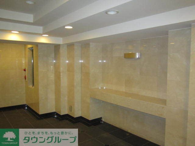 その他　落ち着いたロビーです