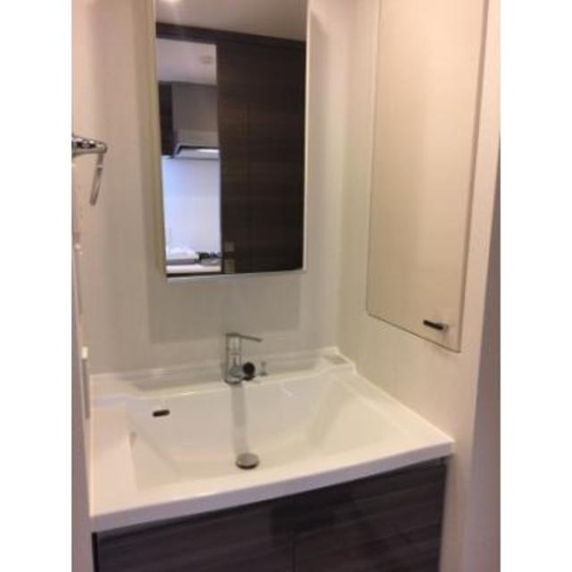 洗面設備　※写真は同タイプ住戸です。