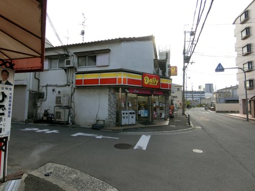 コンビニ　デイリーヤマザキ 楠根店（コンビニ）まで505m