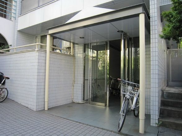 エントランス　【見学予約受付中】当店の仲介手数料賃料の半月分以下でご紹介★