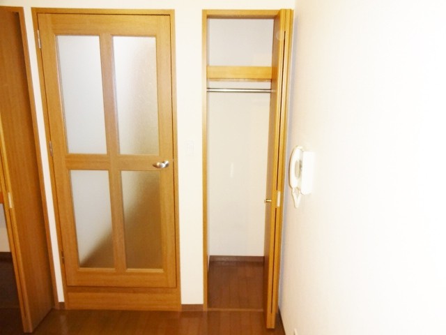 その他設備　コートなどはこちらに収納出来ます。