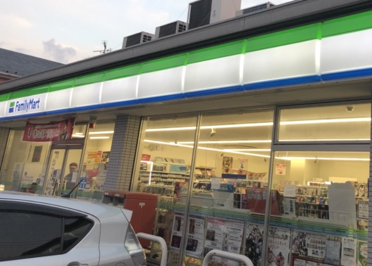 コンビニ　ファミリーマート 川崎東百合丘店（コンビニ）まで667m