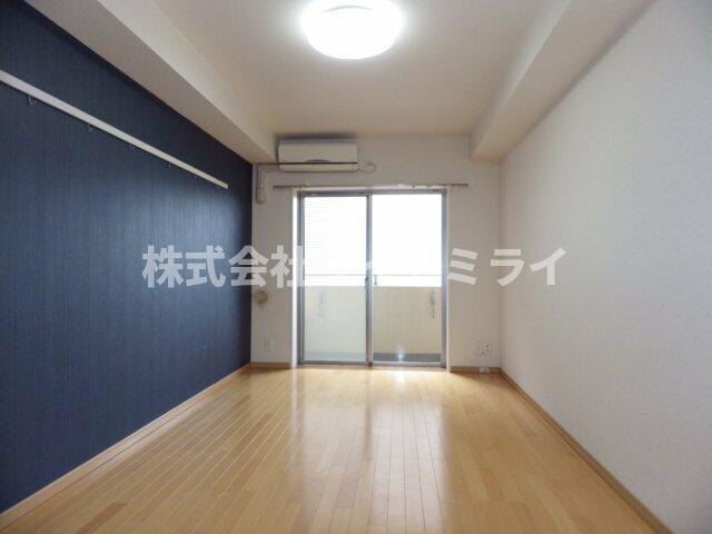 居室・リビング　※別のお部屋の室内写真になり…?