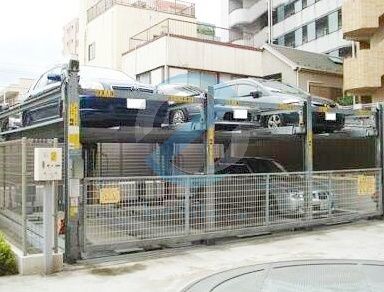 駐車場　敷地内駐車場