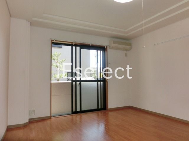 居室・リビング　広々９．３帖のお部屋です。