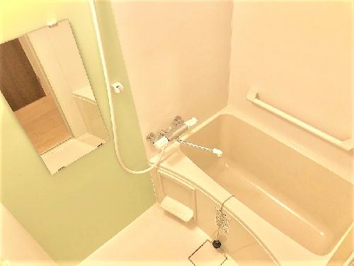 バス・シャワールーム　同タイプ代表写真となり設備仕様は一部異なる場合があります。