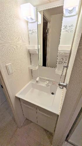 洗面設備　同タイプ代表写真となり設備仕様は一部異なる場合があります。
