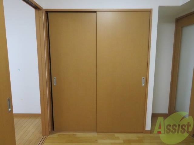 収納　クローゼットです。大きい荷物もしまうことができます。