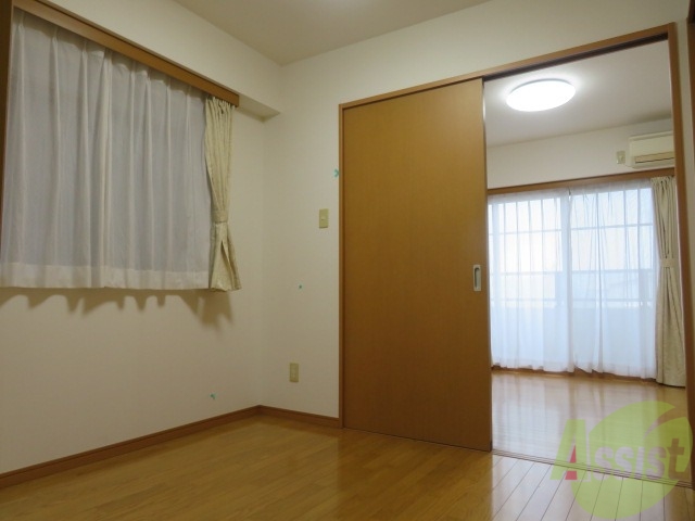 その他部屋・スペース　こちらはダイニングを撮影しました。寝室にしましょう。