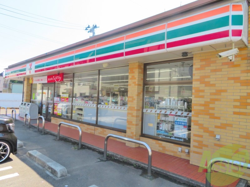 コンビニ　セブンイレブン柏木店（コンビニ）まで625m