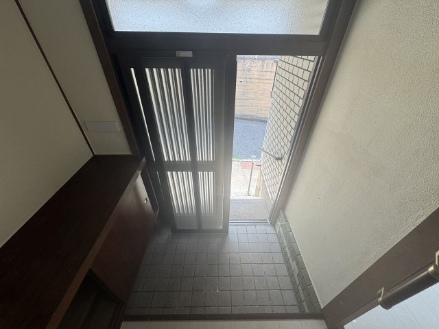 玄関　明るい玄関です※現状有姿となります