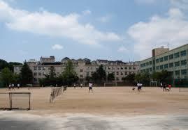中学校　神戸市立西代中学校（中学校）まで801m