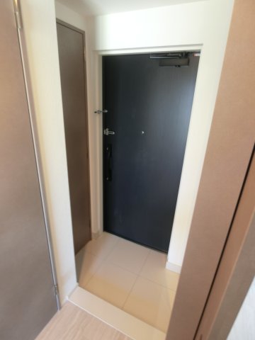 玄関　他のお部屋の参考写真となります。
