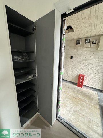 伊勢町アパートの玄関写真
