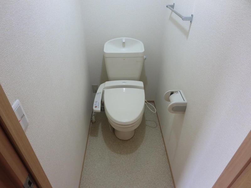 埼玉高速鉄道 東川口駅 徒歩6分 2階建 築17年のトイレ写真