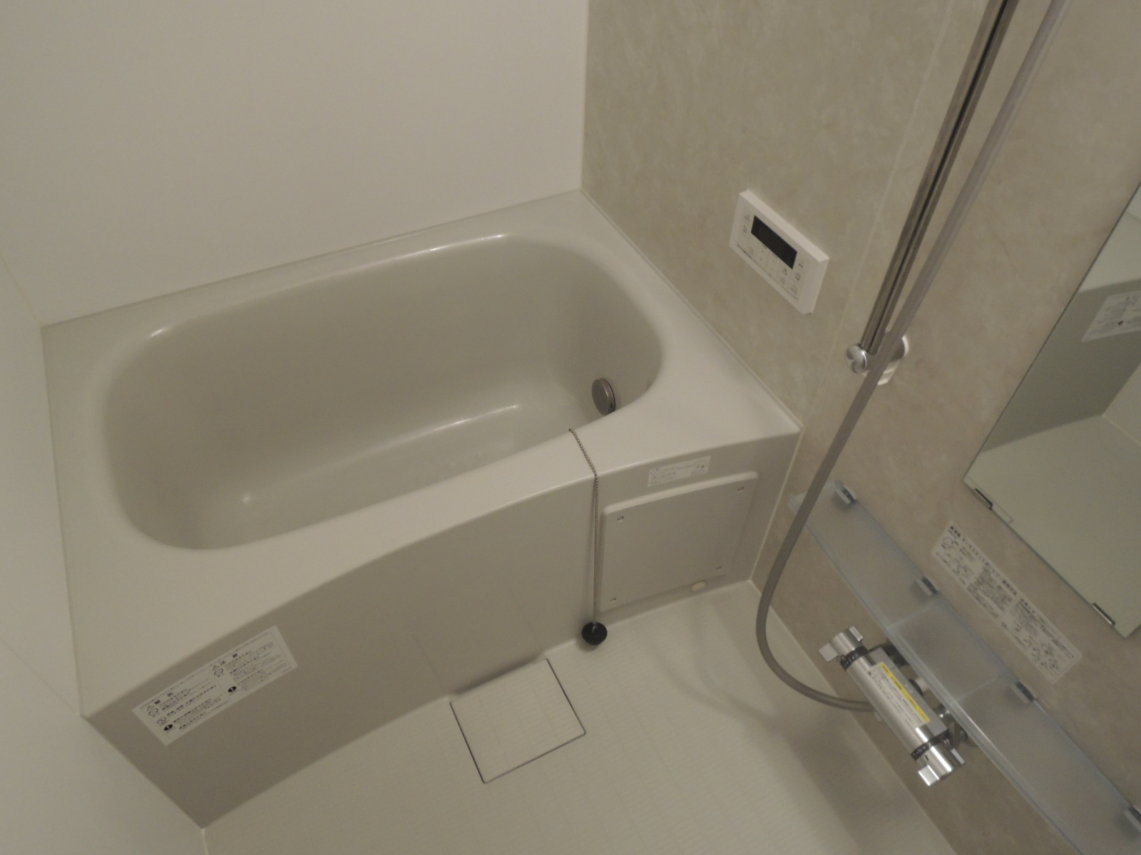 バス・シャワールーム　追焚機能付きバス