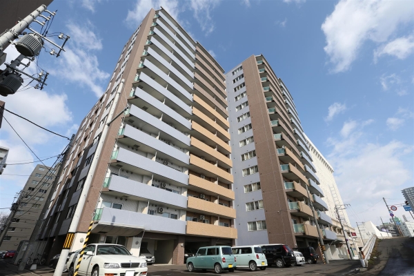 【ビッグパレス中島公園の建物外観】