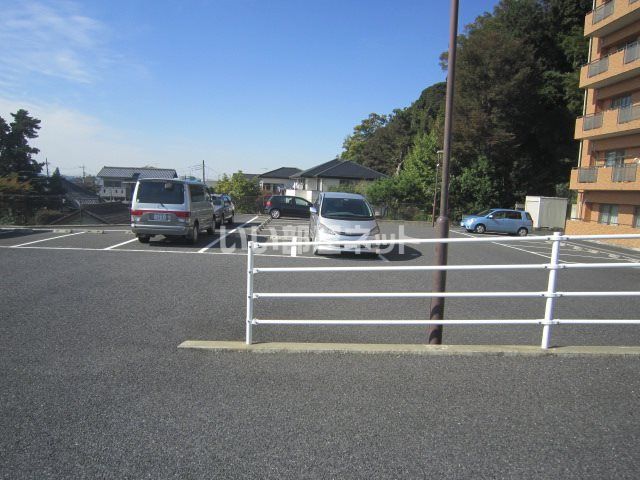 【かすみがうらマンションの駐車場】