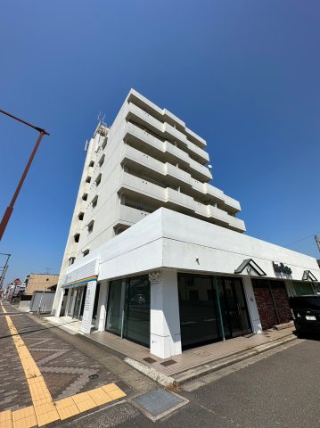 桑名市矢田磧のマンションの建物外観