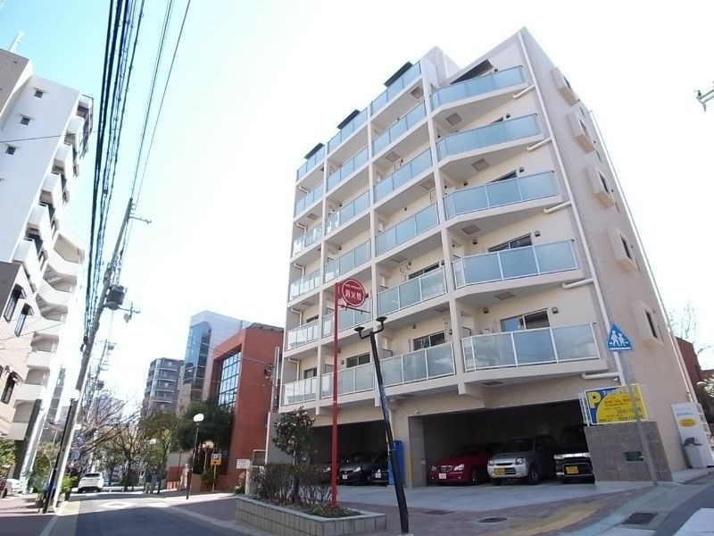 神戸市中央区下山手通のマンションの建物外観