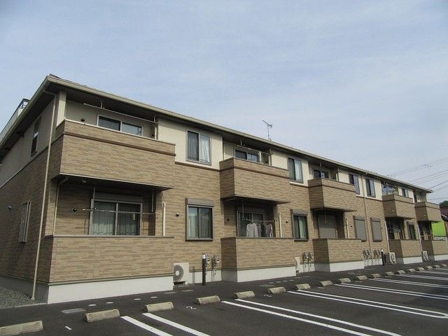 福知山市字前田のアパートの建物外観