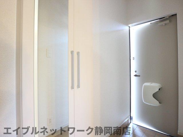 玄関　明るい玄関です