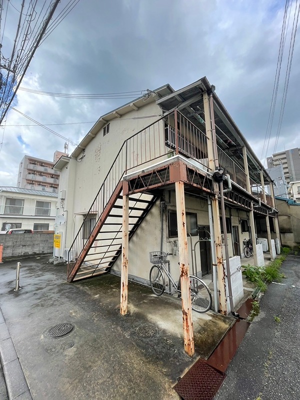 姫路市増位本町のアパートの建物外観