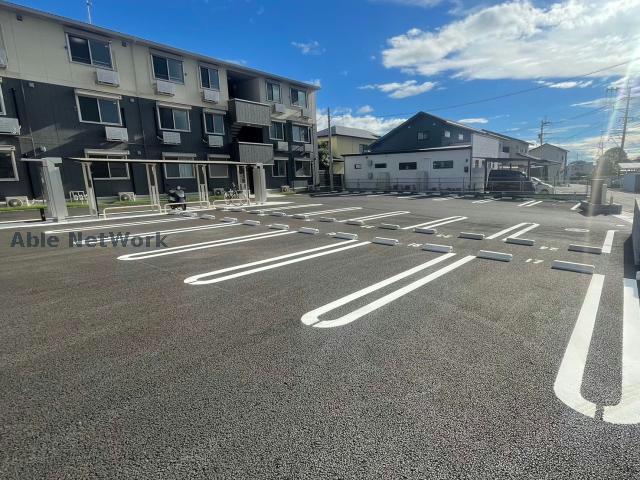 【熊本市東区長嶺西のアパートの駐車場】