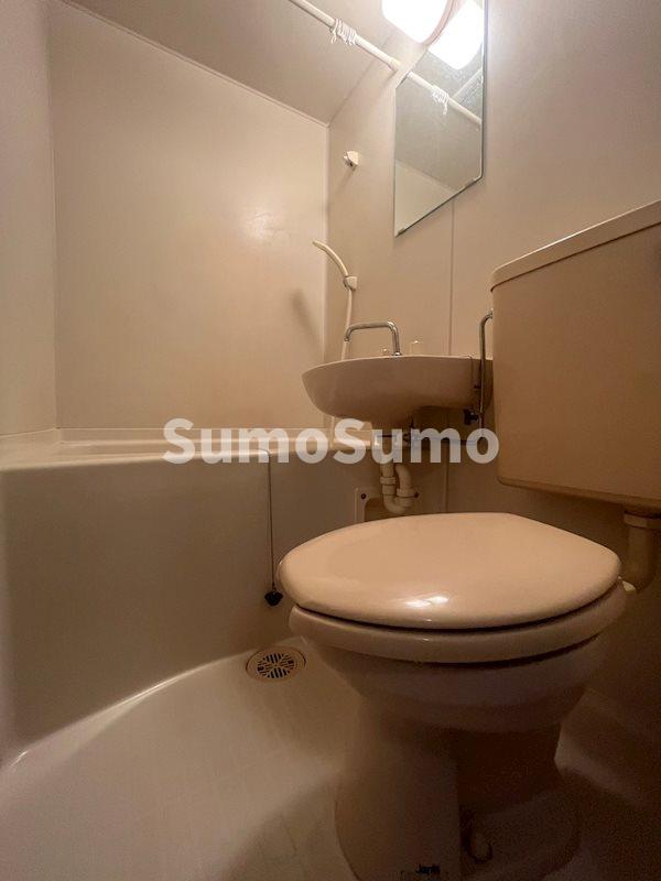 バス・シャワールーム　コンパクトで使いやすいお風呂です