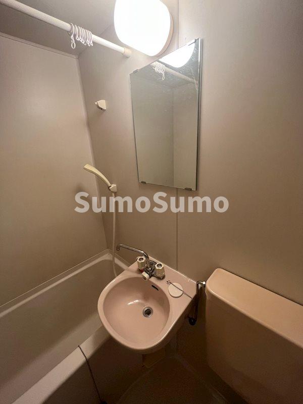 洗面設備　独立洗面台、朝の身支度には欠かせません