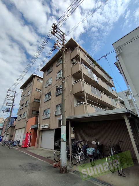 リバーハイツ河田の建物外観